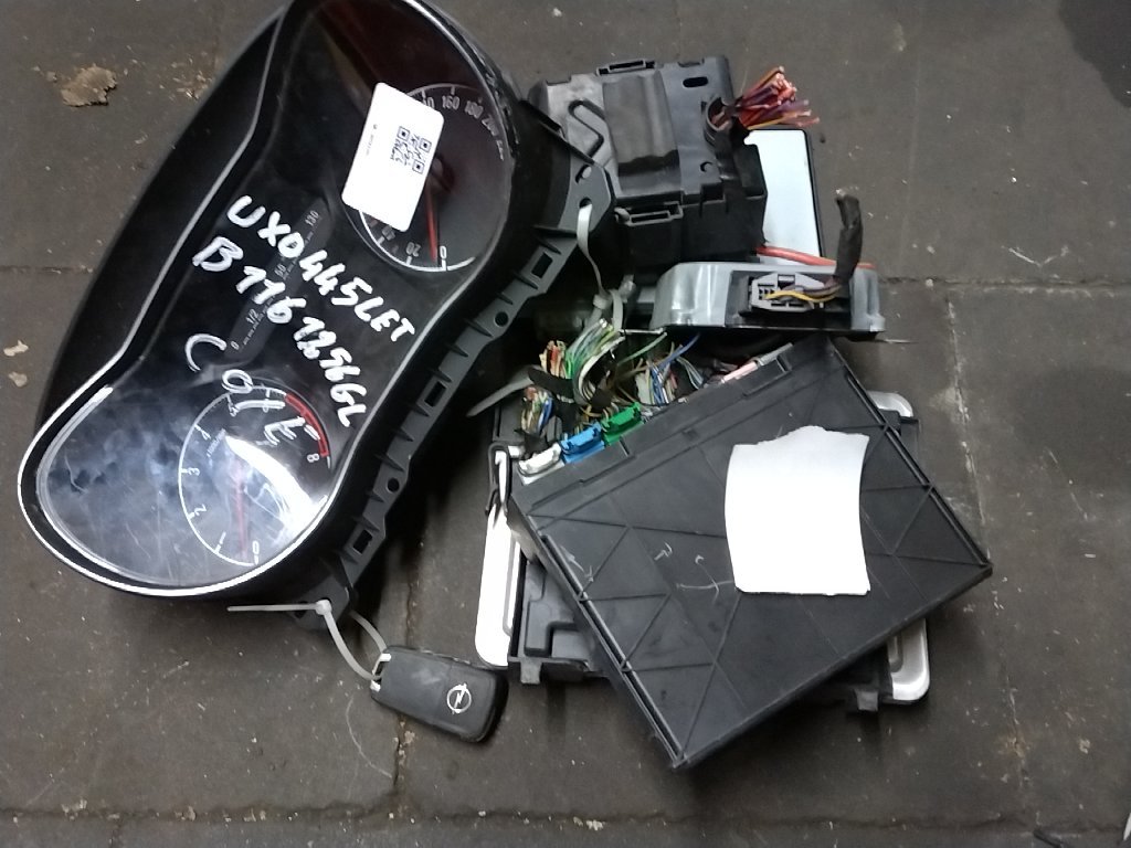 Speedometer / Opel instrument cluster