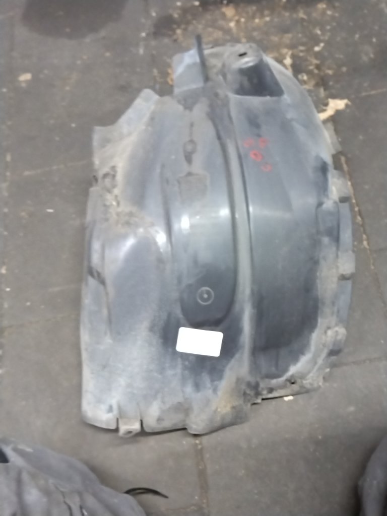 Passage de roue avant droit