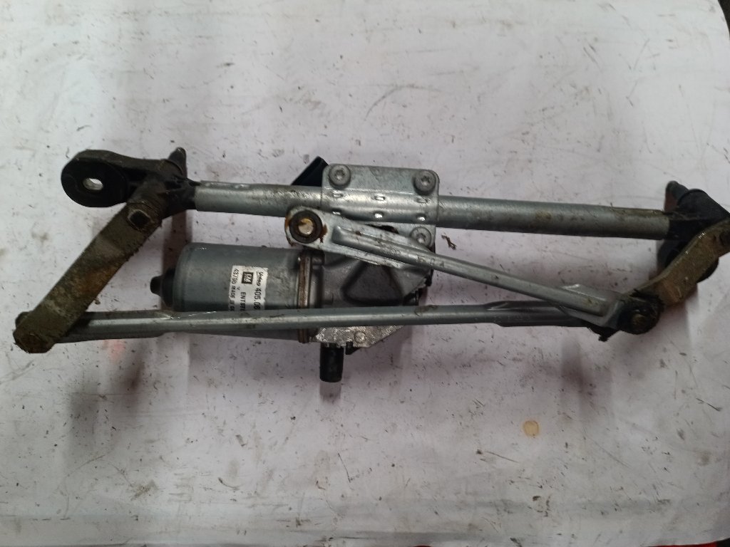 Mécanisme d'essuie-glace avant avec moteur