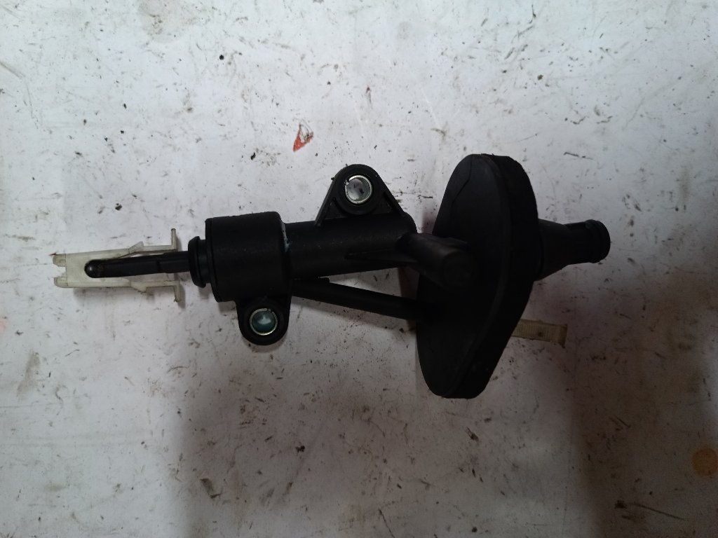 Clutch master cylinder