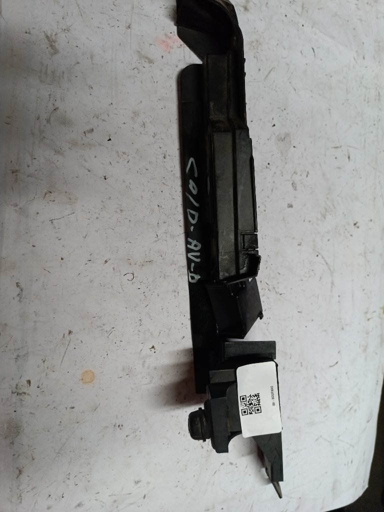 Right hood/fender guide