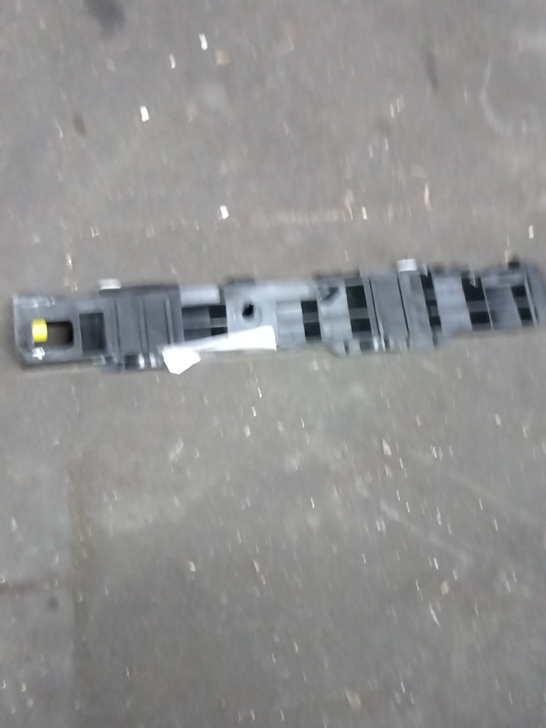 Rear bumper mounting rail