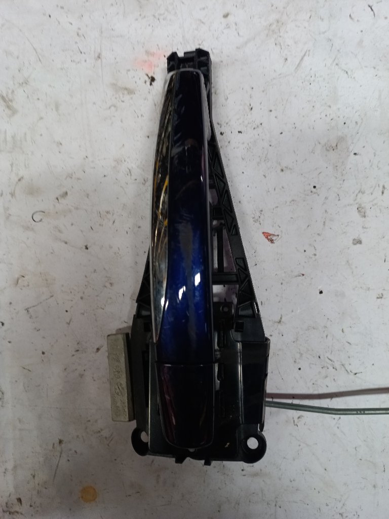 Front right door handle