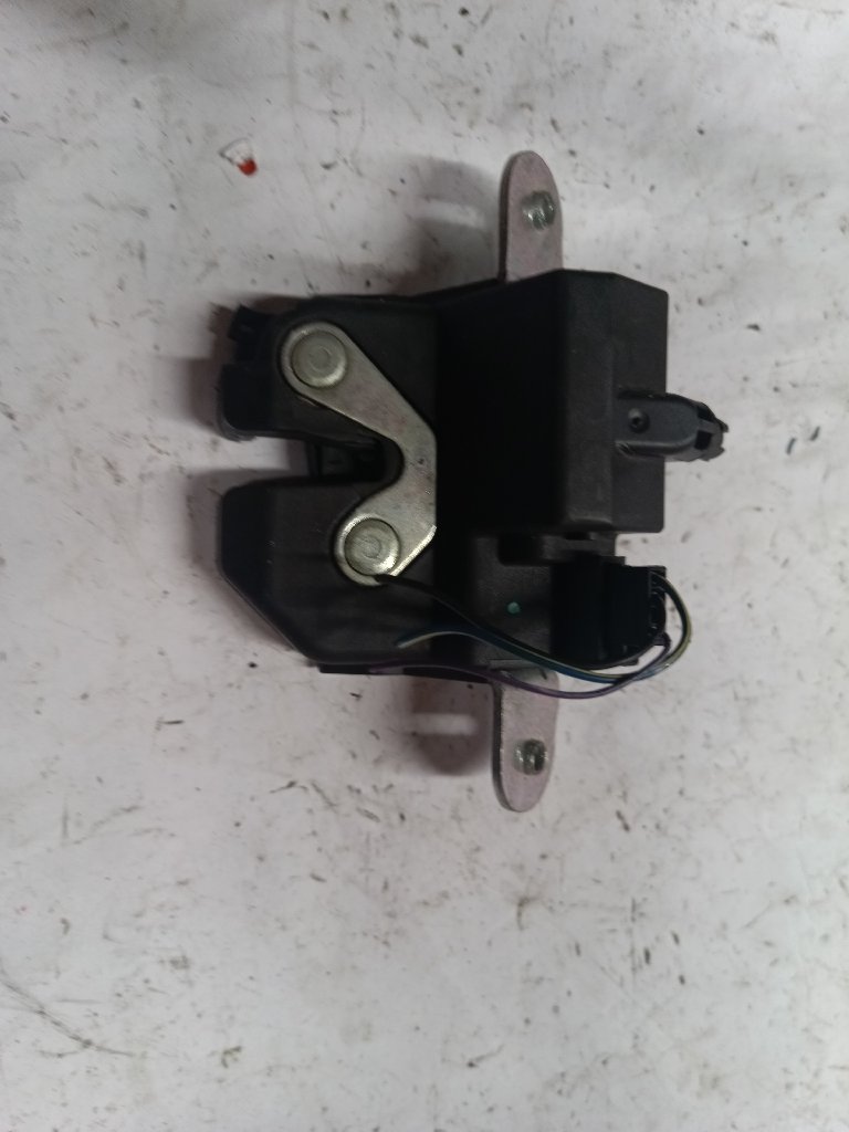 Serrure électrique de coffre