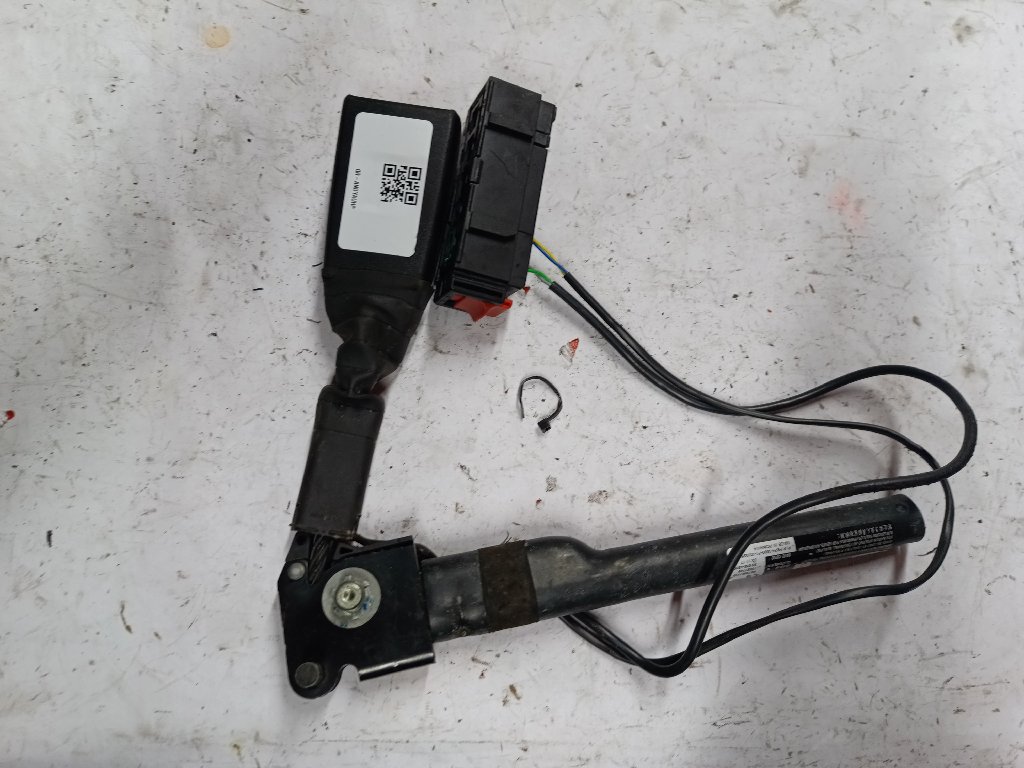 Front right pretensioner