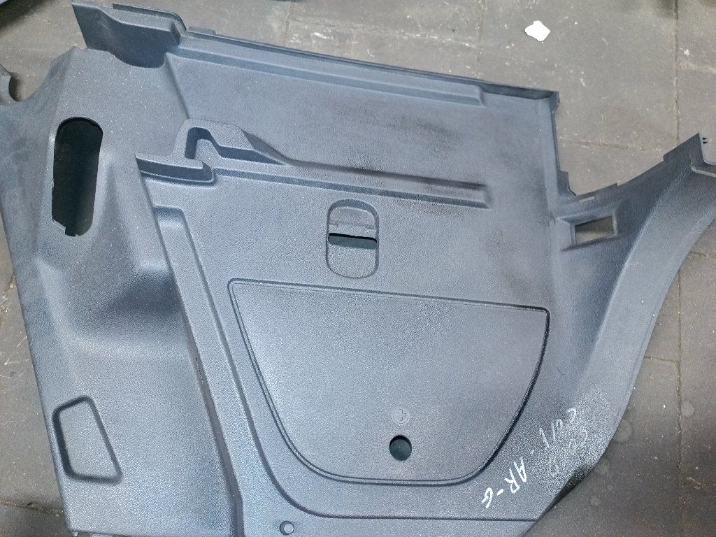 Left rear trunk interior trim (5-door)