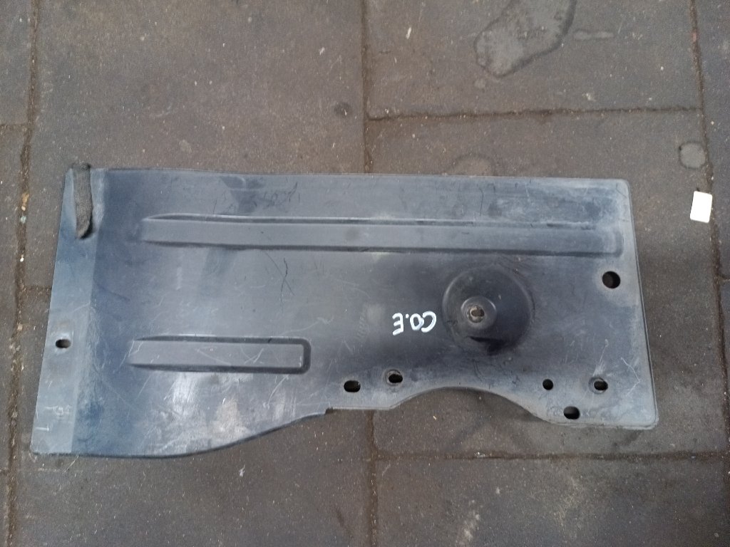 Beschermplaat onder motor