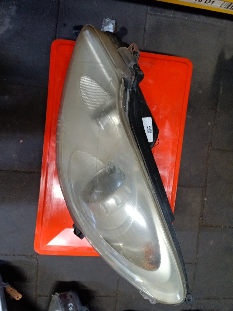 Left headlight Corsa D