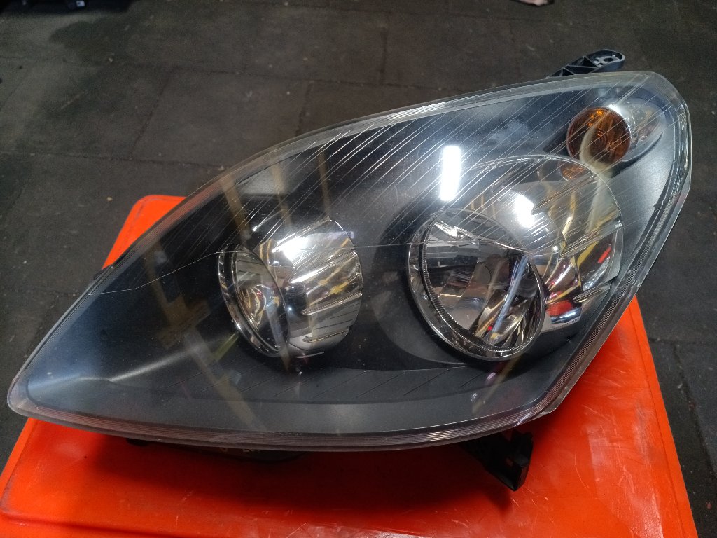 Left front headlight assembly