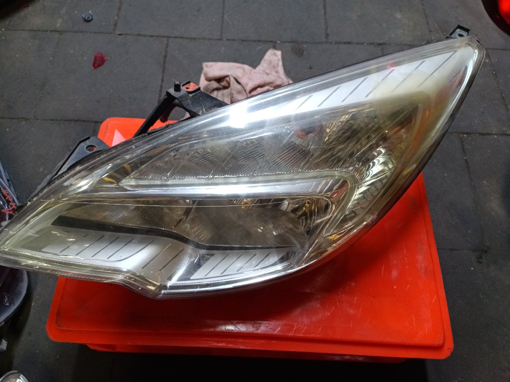 Left front headlight assembly