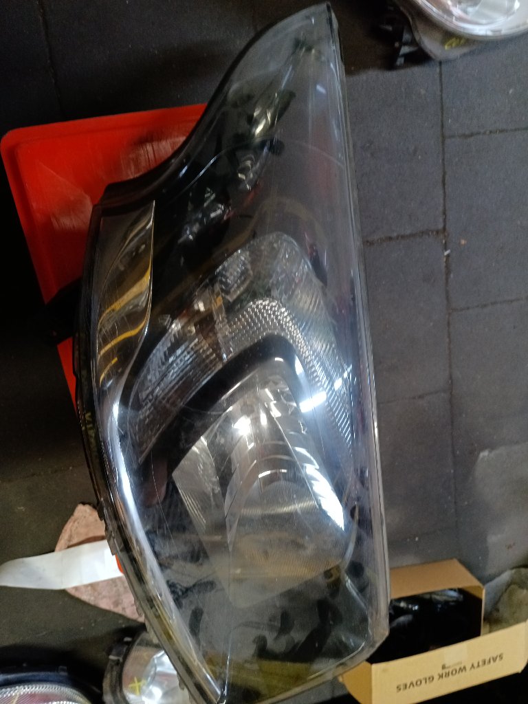 Right front headlight Vivaro B