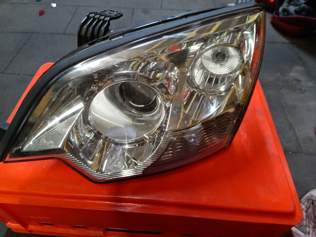 Left front headlight antara