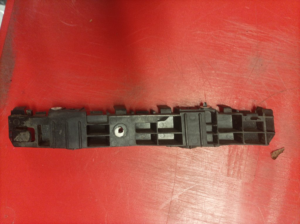 Achterbumperversteviging rechts (klein, lang)