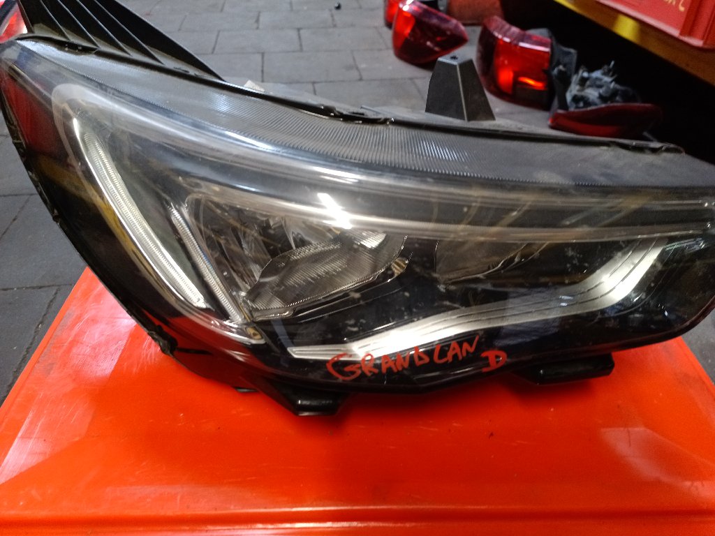 Right front headlight Grandland