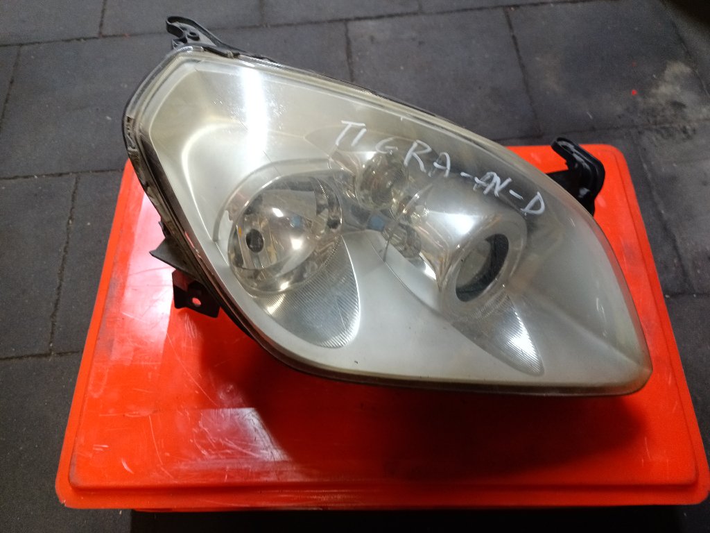 Right front headlight Tigra B