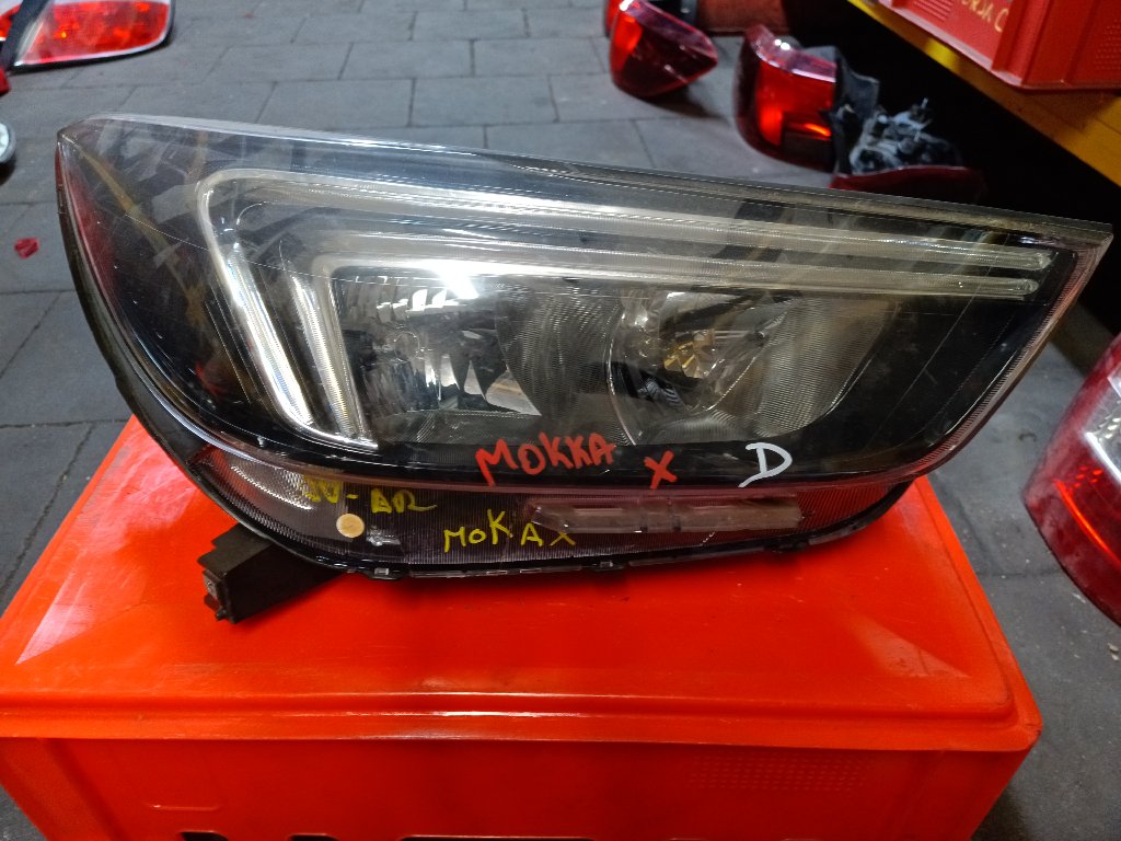 Right front headlight Mokka
