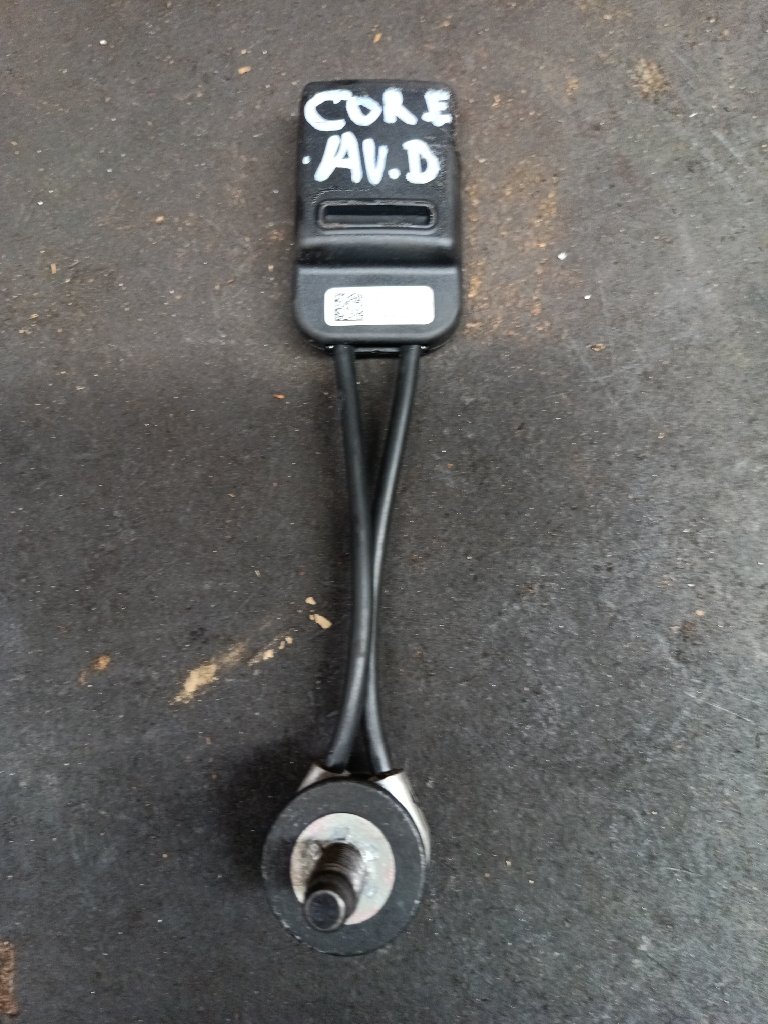 Front right seat belt buckle