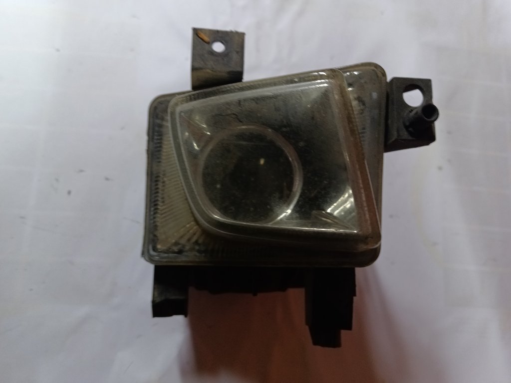 Feu antibrouillard avant gauche F1