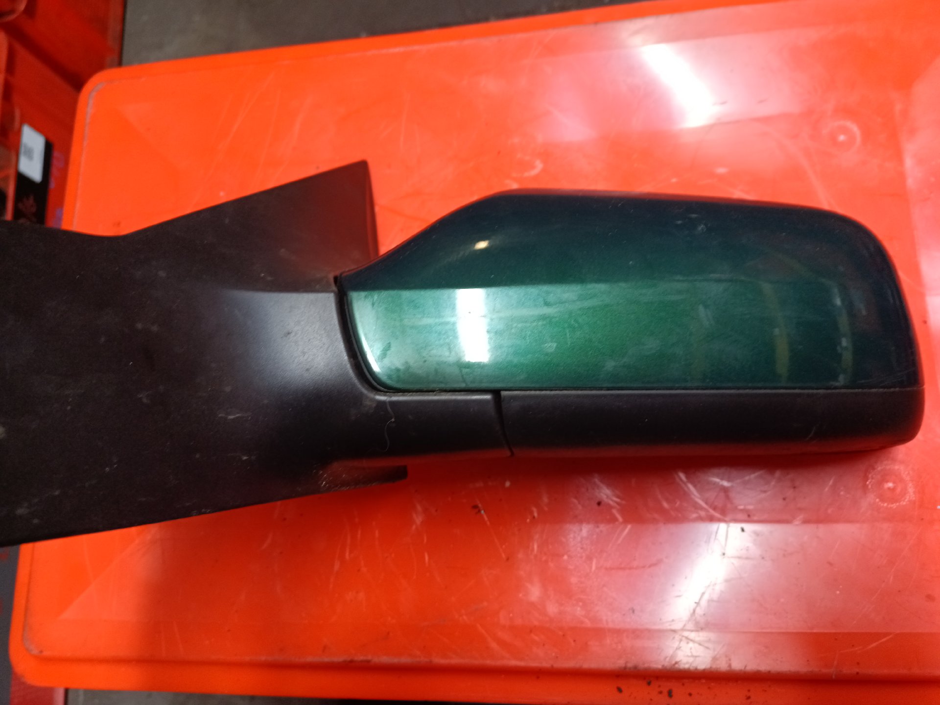 Left berton electric mirror