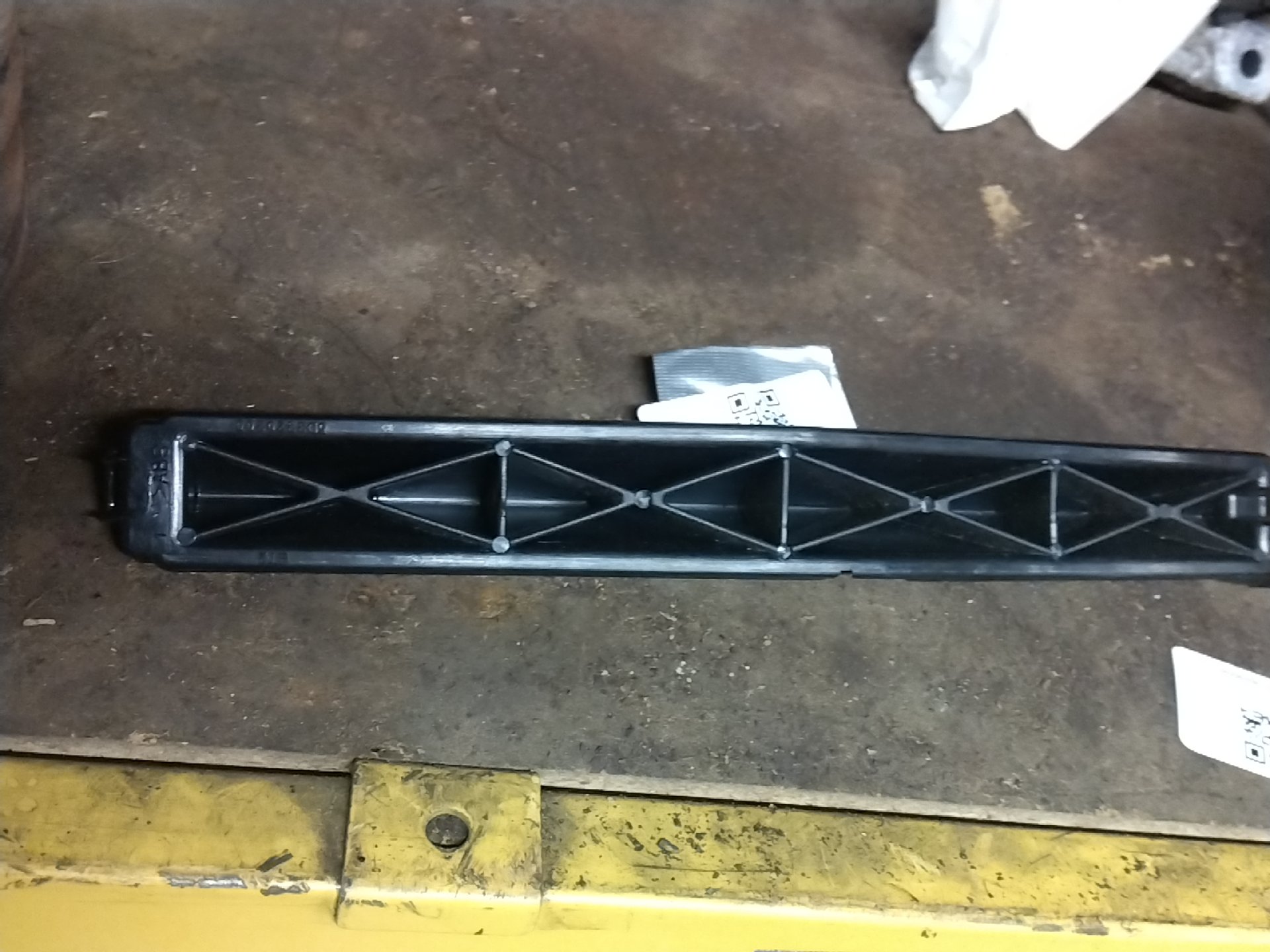 couvercle de boitier filtre d'habitacle Opel Corsa D