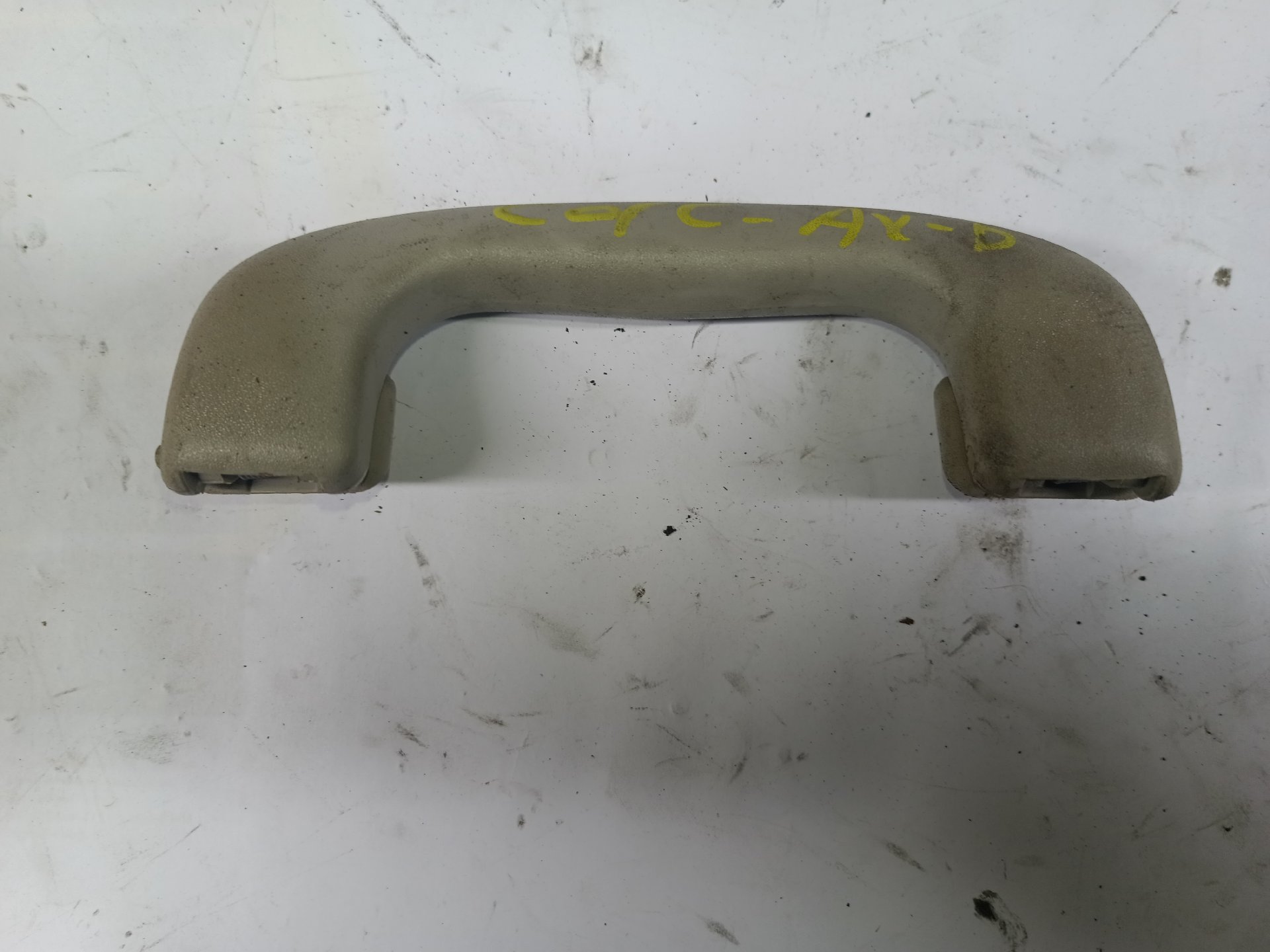 Interior ceiling grab handle