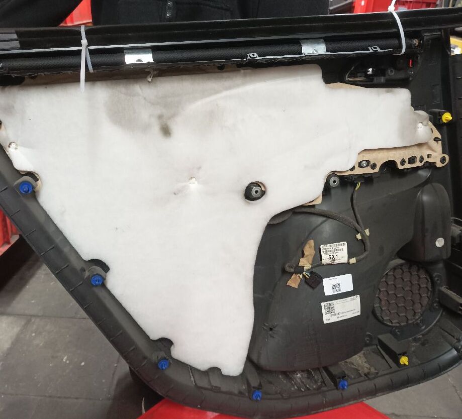 Right rear door panel with sunshade for Opel Zafira C