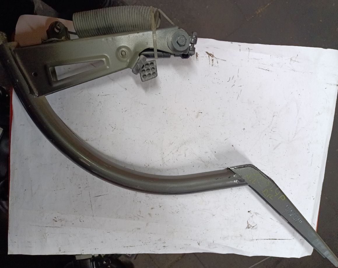 Charnière de hayon droit