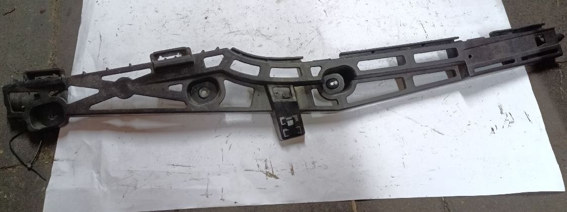 Steun achterbumper links