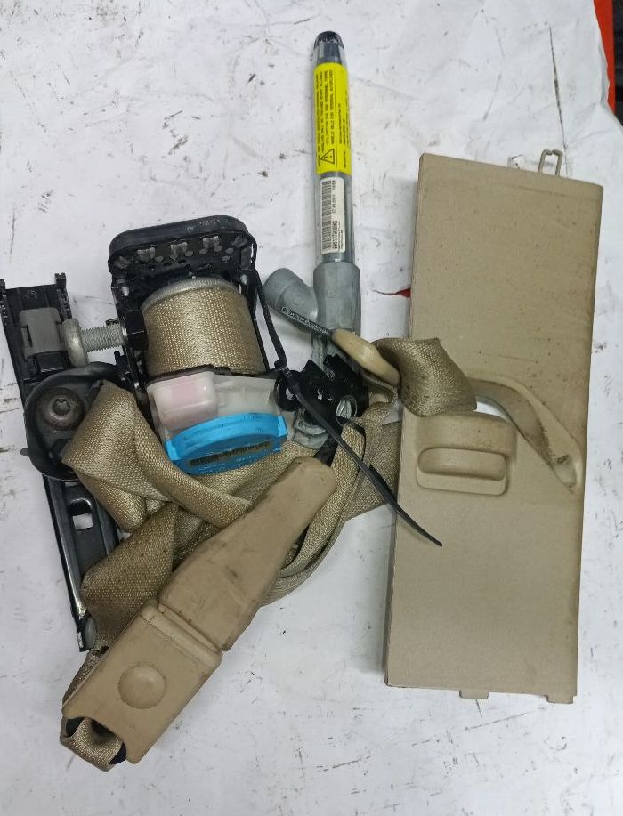 Ceinture avant droit