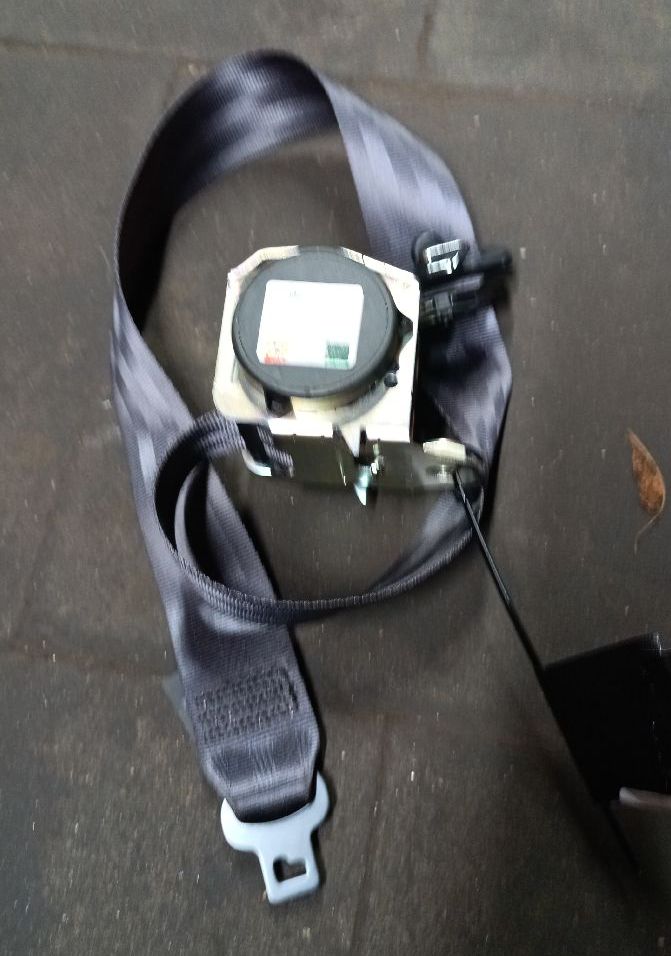 Front left seat belt