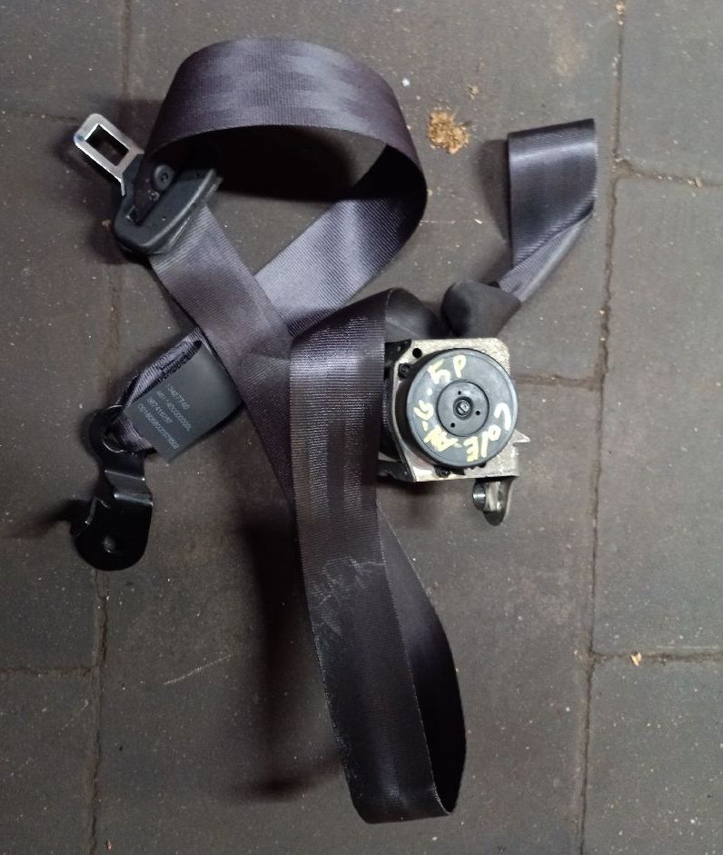 Front left seat belt