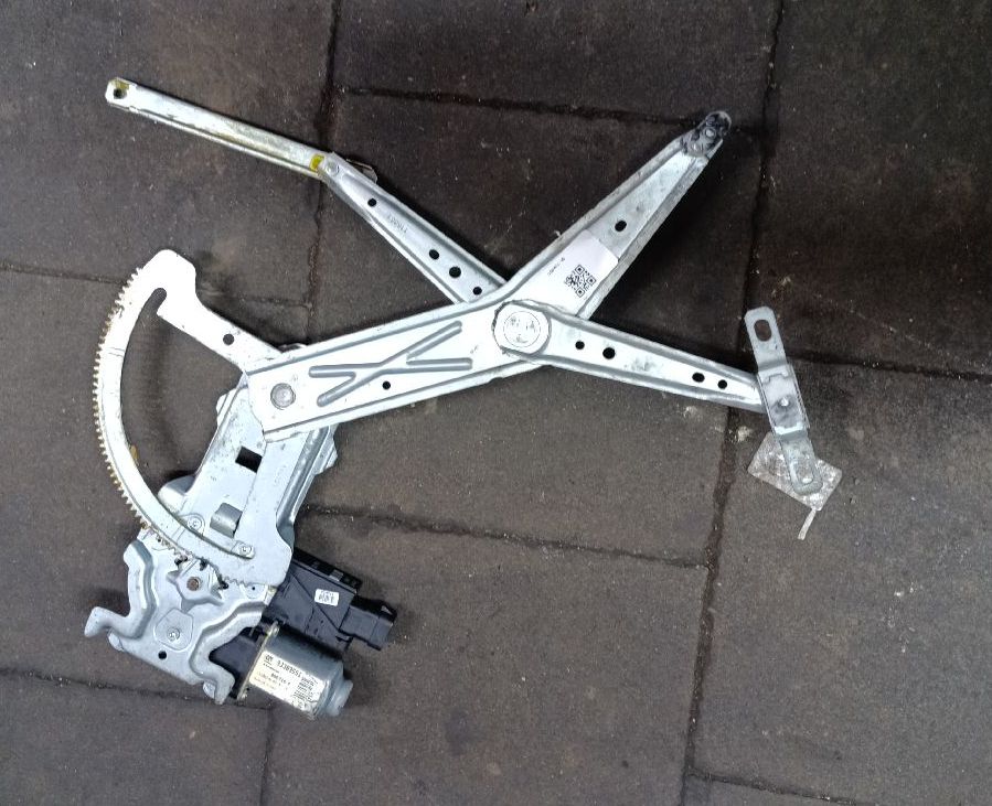 Front left power window regulator - large connector