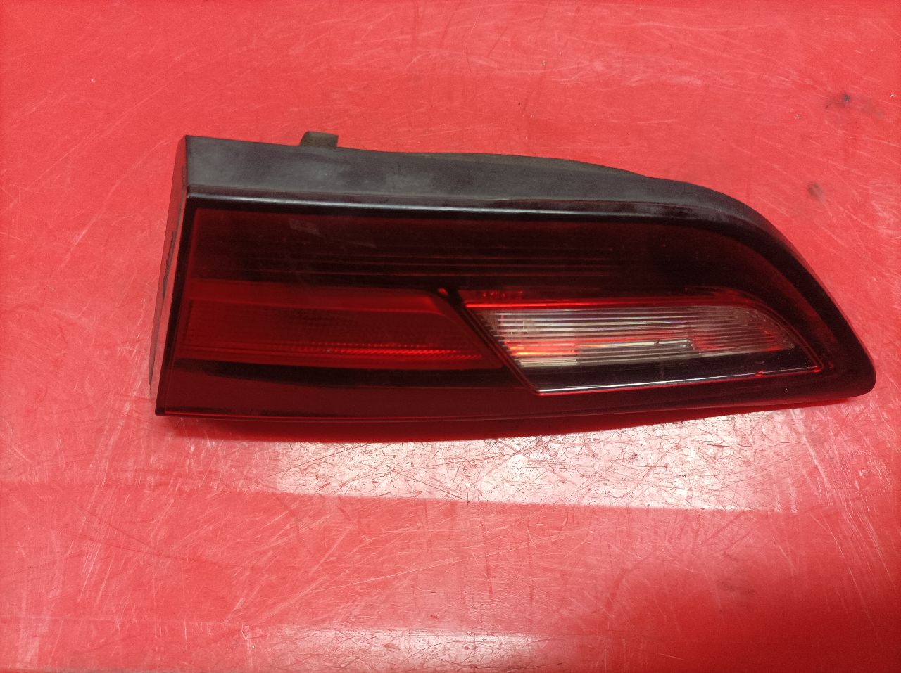 Feu arrière droit de hayon Opel Astra K 5 portes