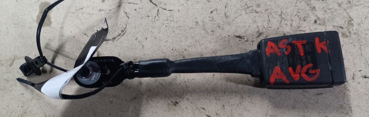 Front left seatbelt pretensioner