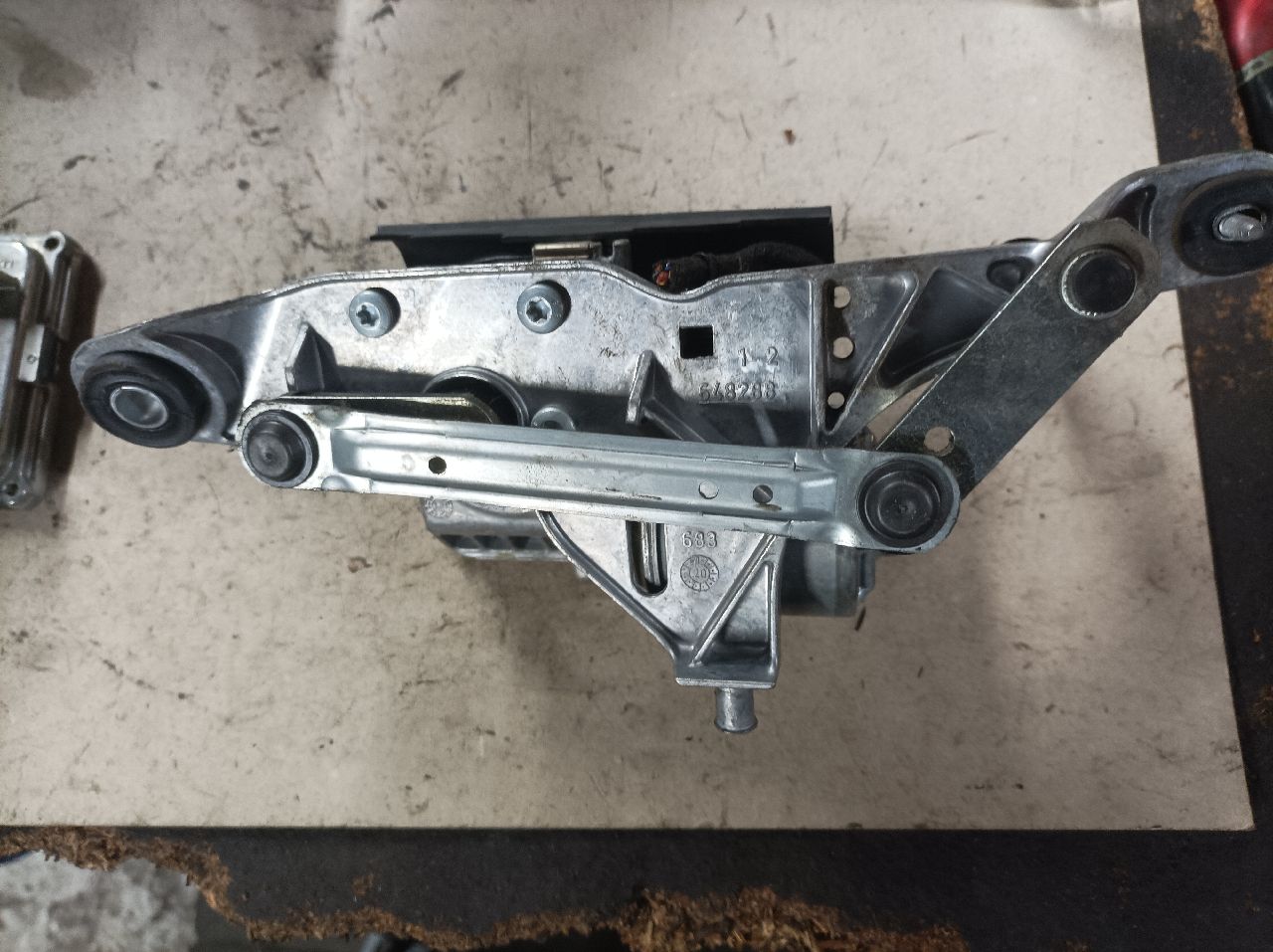 Front left windshield wiper motor for Opel Astra K
