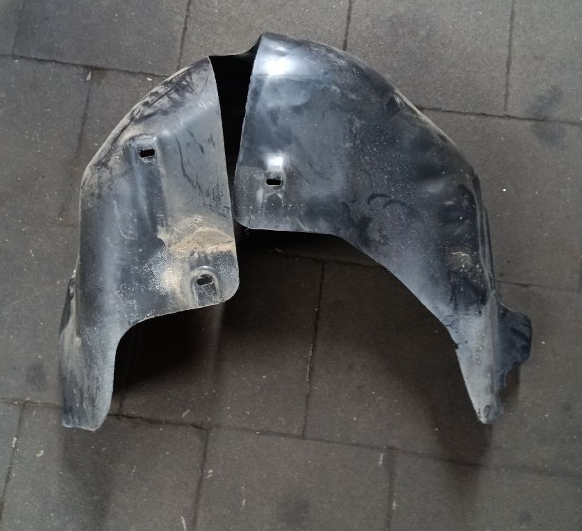 Left rear mudguard (3-door)