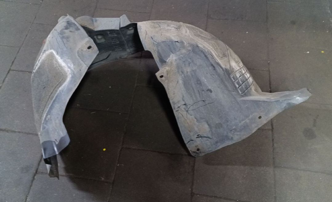 Front left mudguard