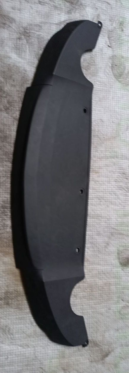 Lower rear bumper molding