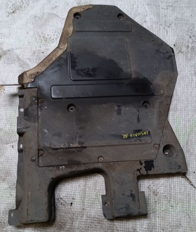 Couvre soubassement arrière