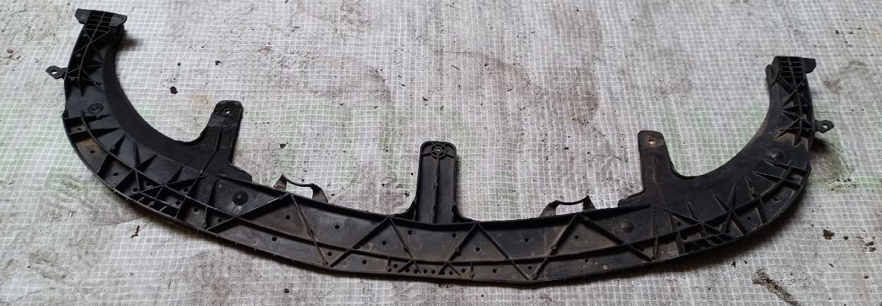 Front bumper mounting bracket