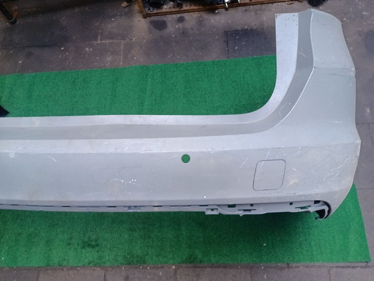 Pare-choc arrière à peindre Zafira c 4 capteurs