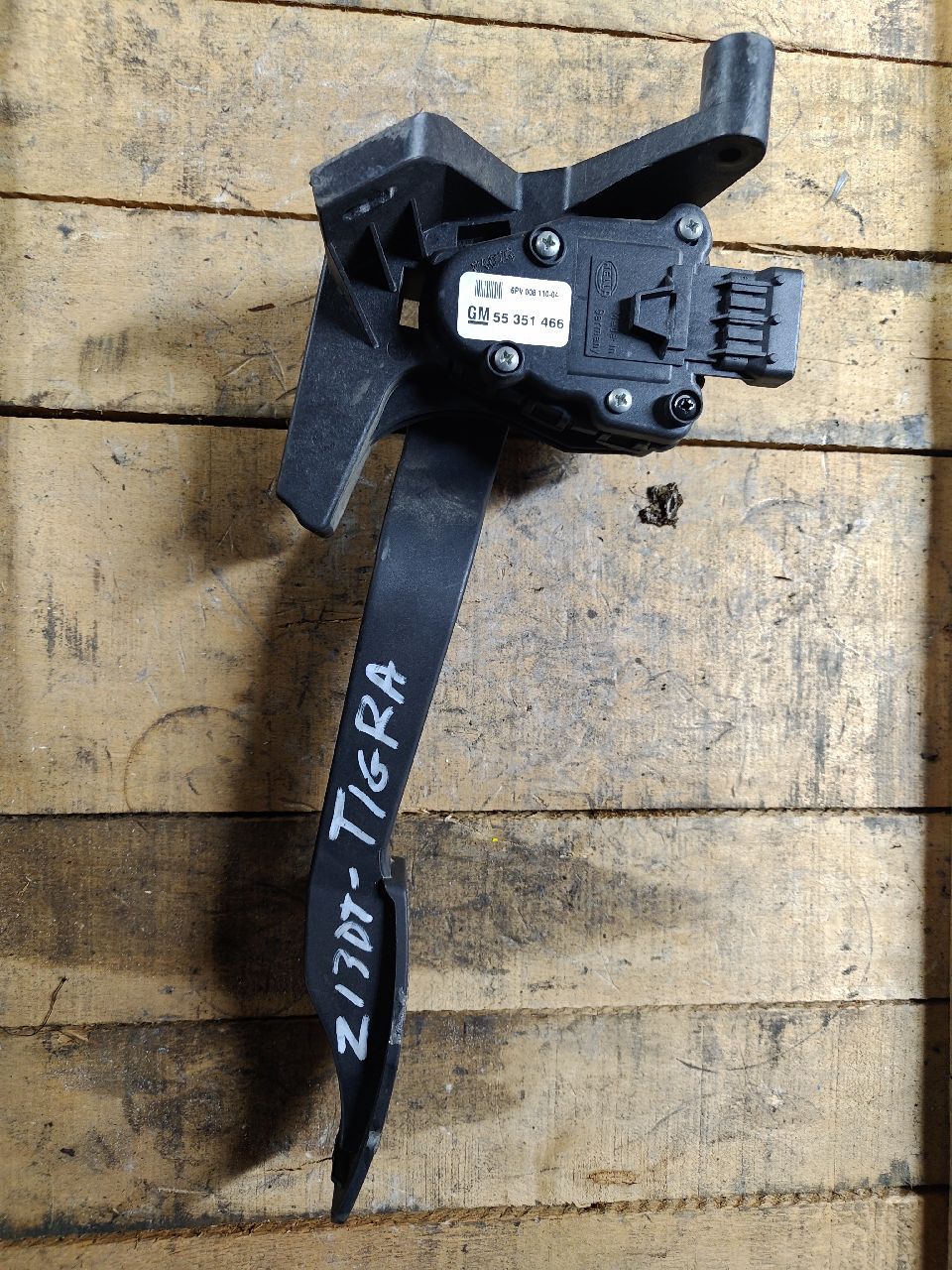 Tigra B accelerator pedal