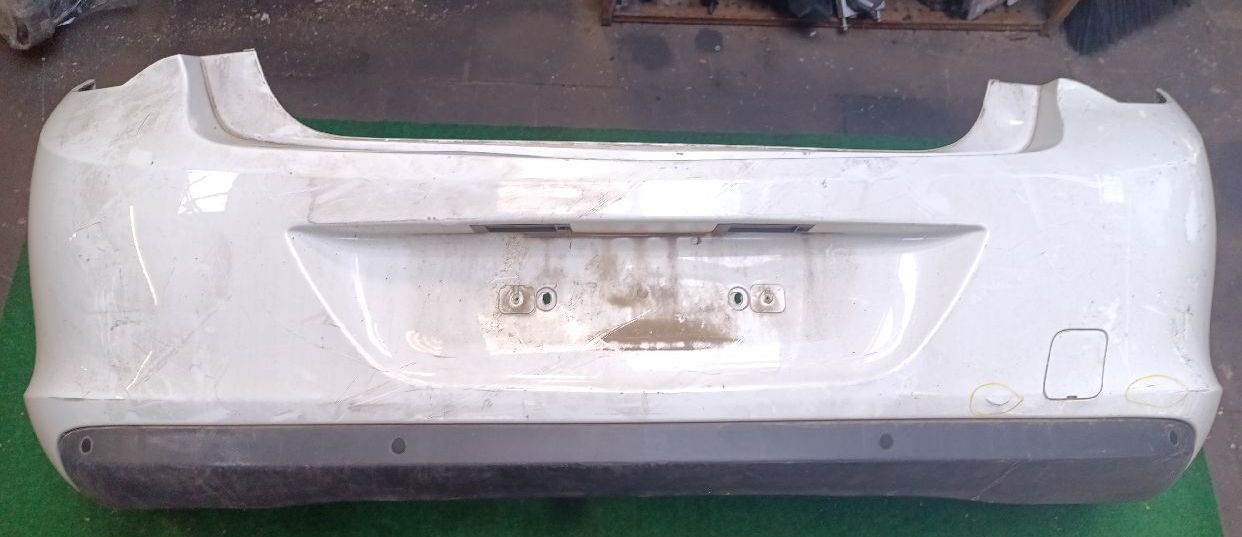 Achterbumper Astra J 4-deurs met 4 sensoren
