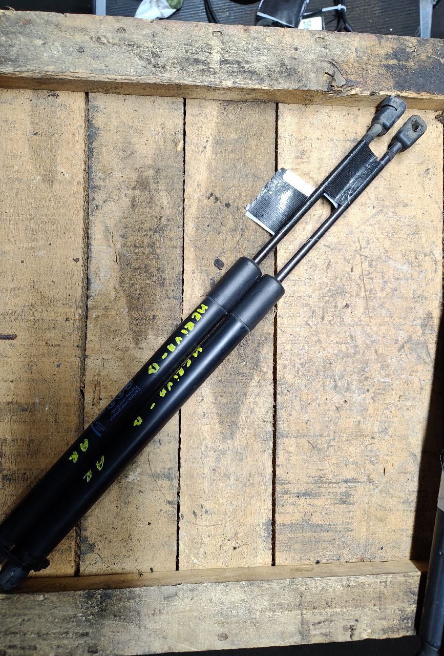 Tailgate gas struts Meriva B