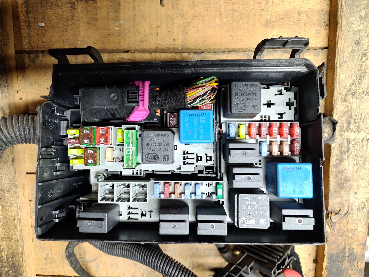 Fuse box for Meriva B (automatic)