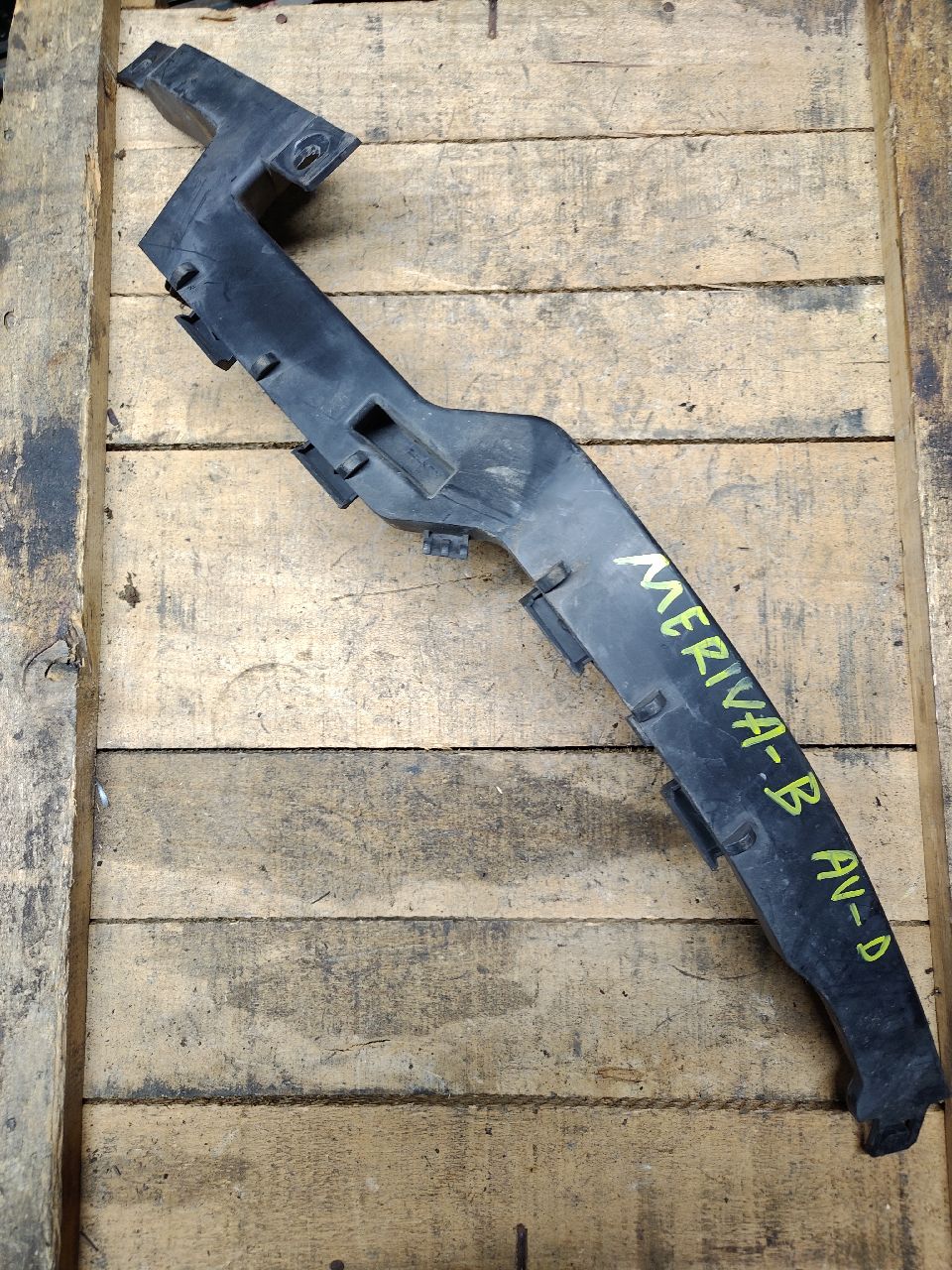 Right front bumper support