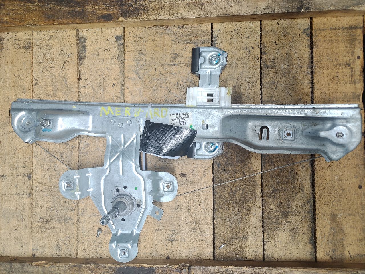 Right rear manual window regulator