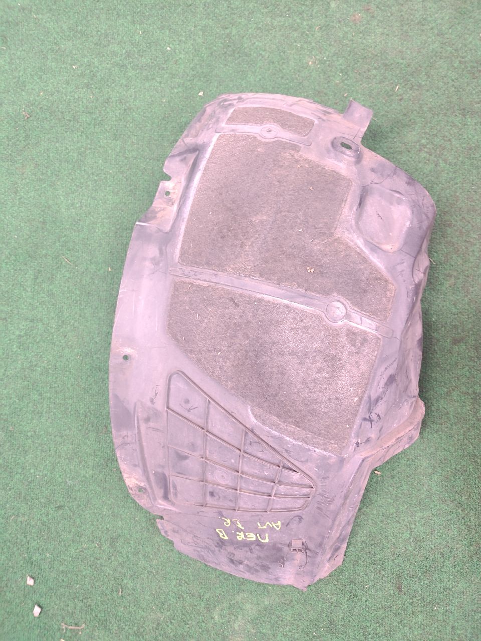 Front right mudguard (bumper side)
