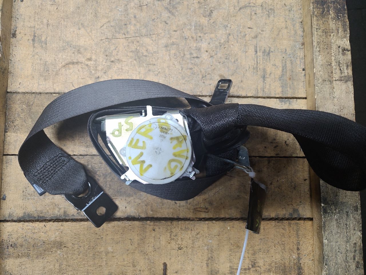Front left seat belt retractor