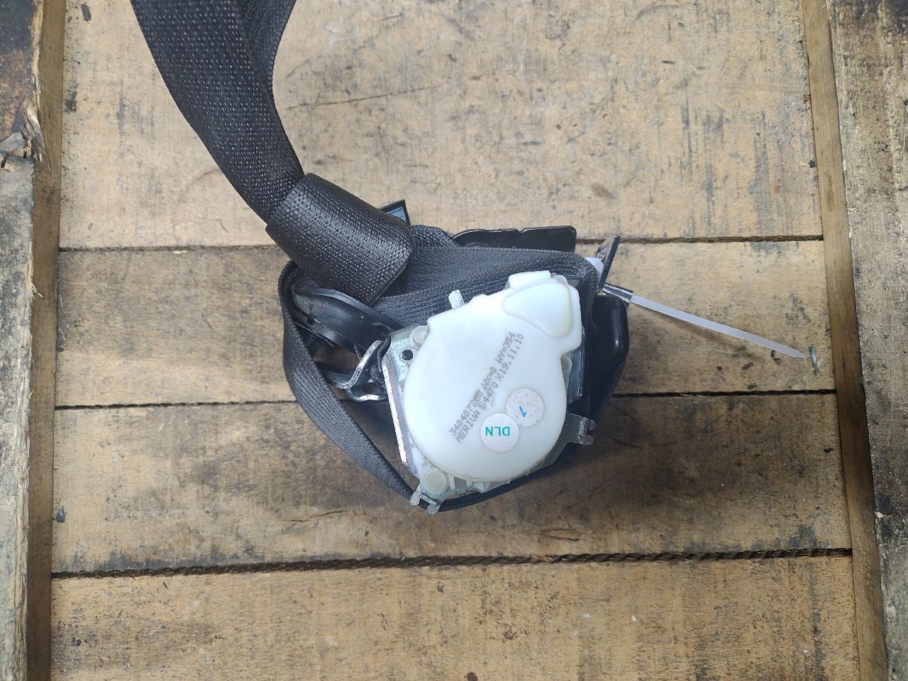 Front right seat belt retractors